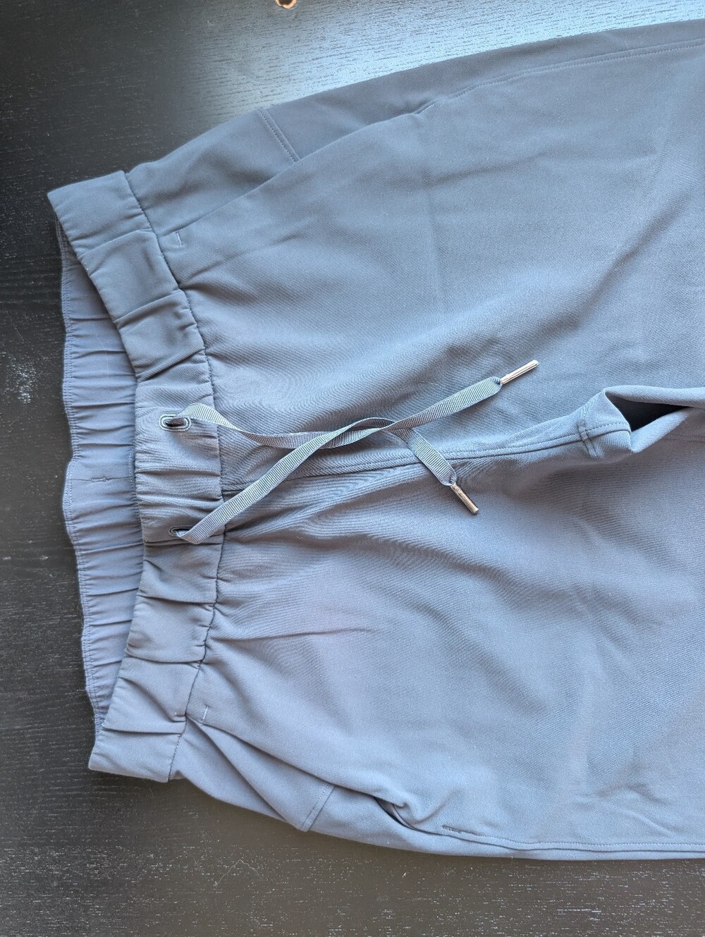 Lululemon On The Fly Pant 28" in Melanite - Picture 7 of 12